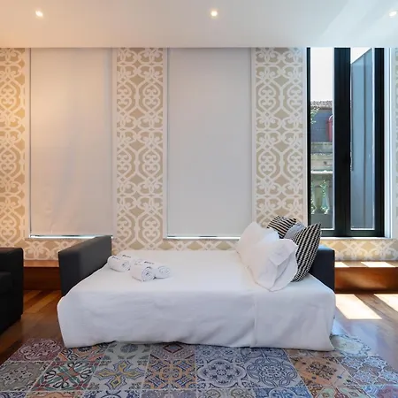 Bright Modern Flats With Balcony - City Center Apartmán *