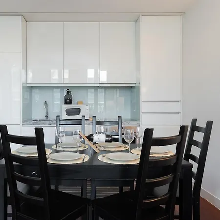 Bright Modern Flats With Balcony - City Center *