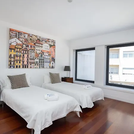 Bright Modern Flats With Balcony - City Center * Porto
