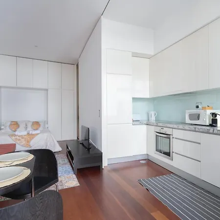 Bright Modern Flats With Balcony - City Center Apartmán *